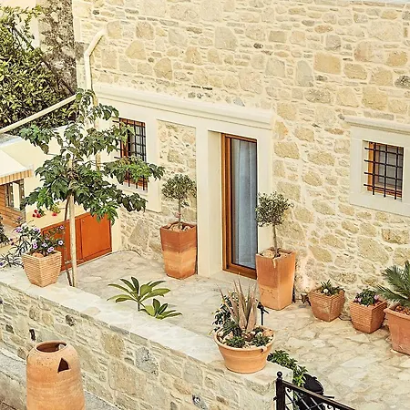 Kapela Villa *